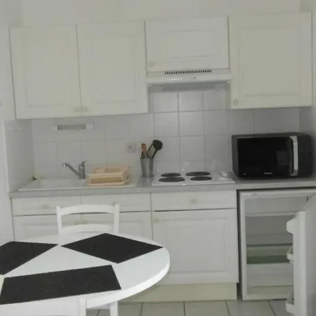 Appartement Studio Avec Balcon A Chatelaillon-plage, Proche Plage Et Commerces - Fr-1-246-55 Châtelaillon-Plage