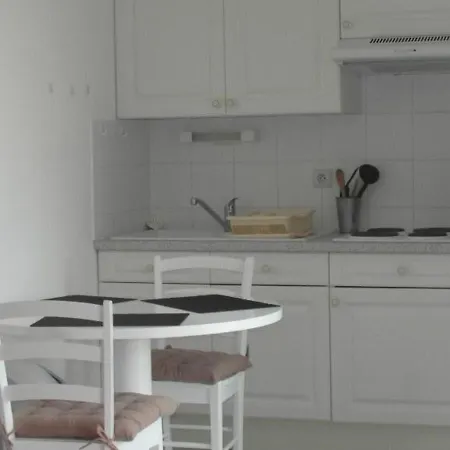 Studio Avec Balcon A Chatelaillon-plage, Proche Plage Et Commerces - Fr-1-246-55